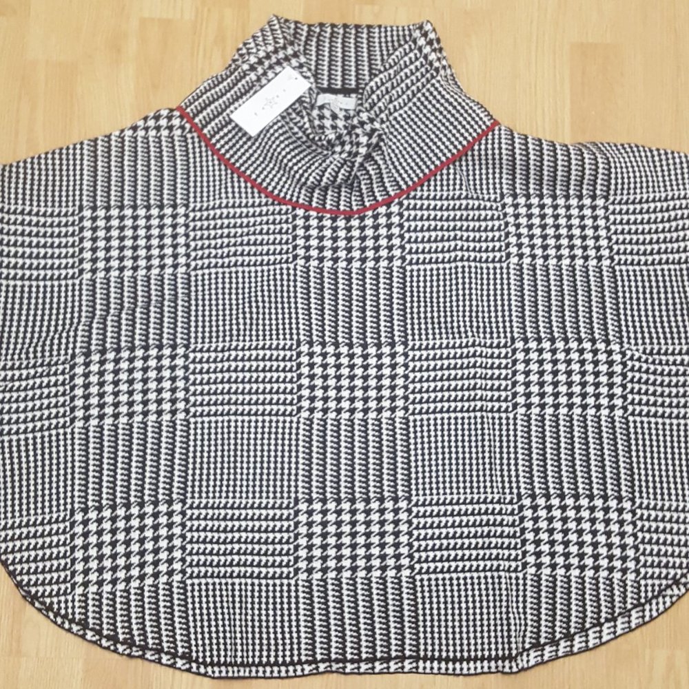 Brand New Fever Poncho Sweater Diamond 2 Sizes S-M & L-XL - Picture 2 of 4